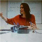Profesora con titulo universitario, amplia experiencia